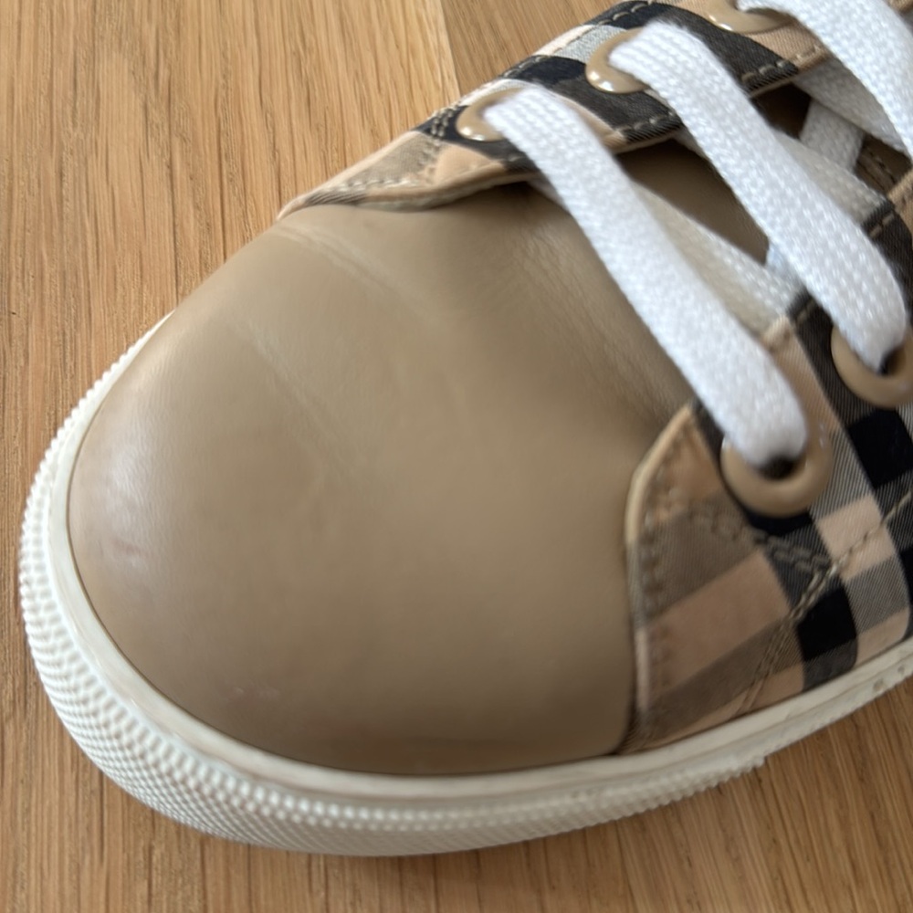 Burberry Sneakers 
Wore a handful of times
Very comfortable - Picture 7 of 10
